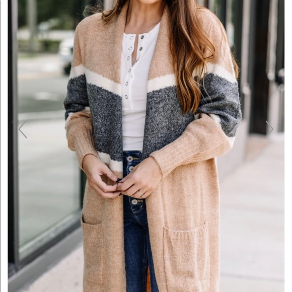 BRAND NEW Colorblock Cardigan - Picture 2 of 3